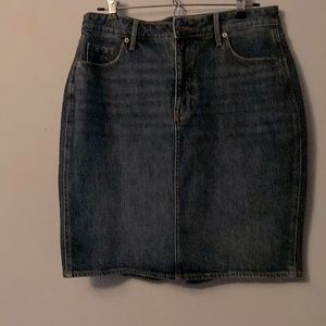 Old Navy Denim skirt size 10